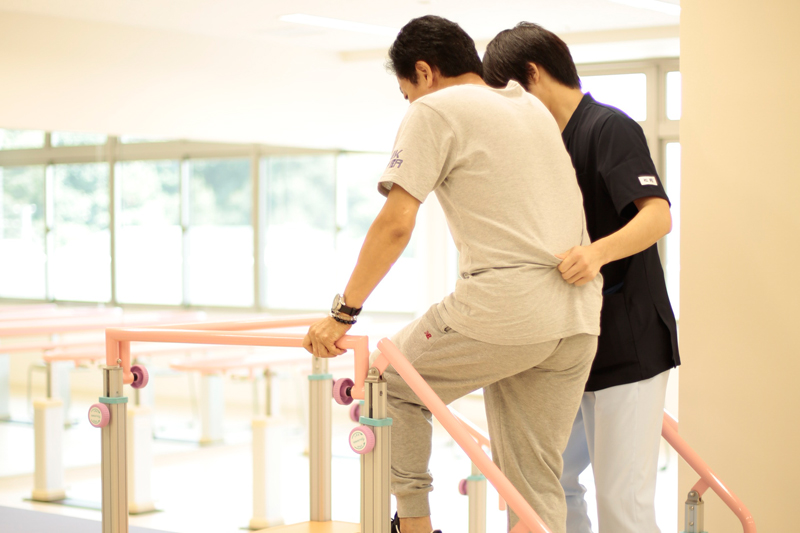 八家病院での歩行リハビリテーション