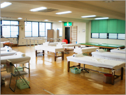 無人の2階理学療法室