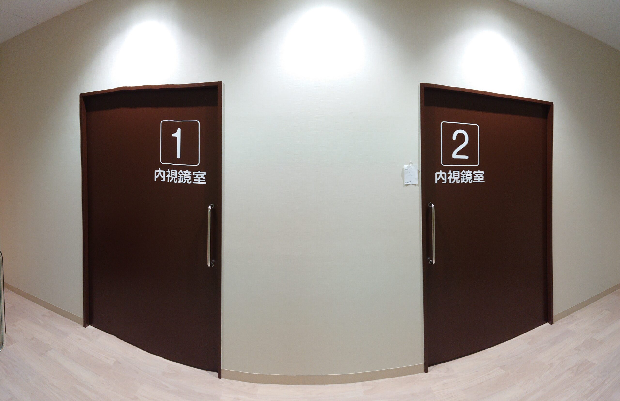 2室に増設された内視鏡室の入口