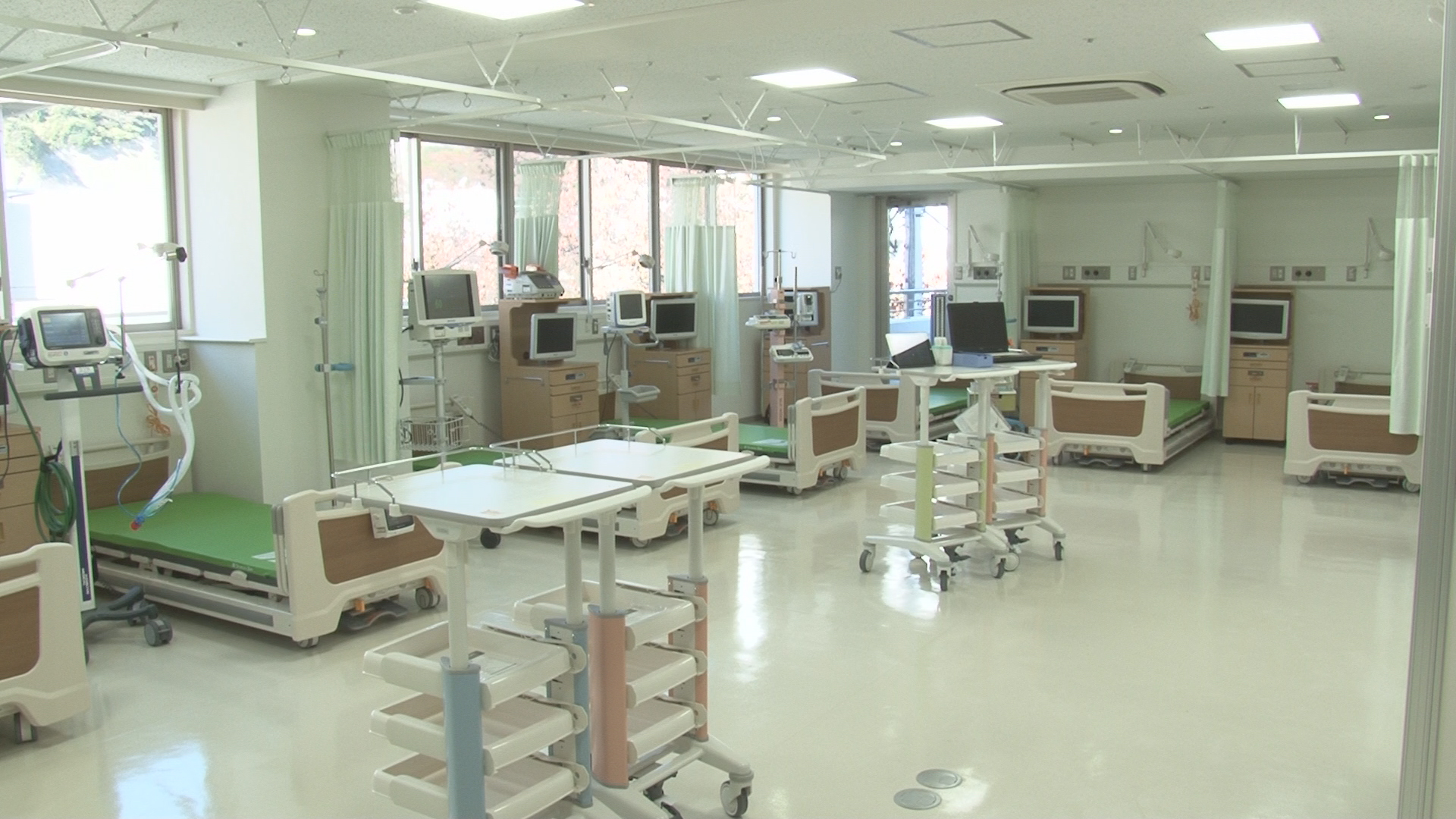 公式トップに掲載された急性期病床の院内写真