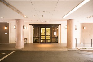 昭生病院の来院者用玄関