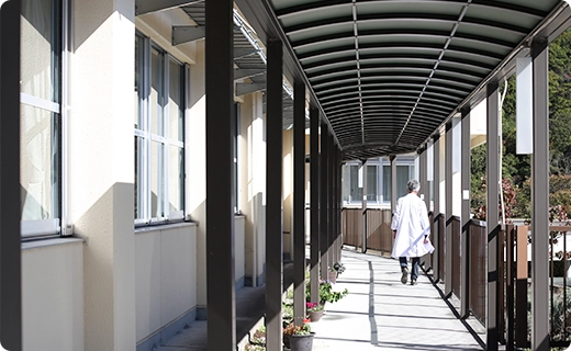 有馬病院の屋根付き連絡通路