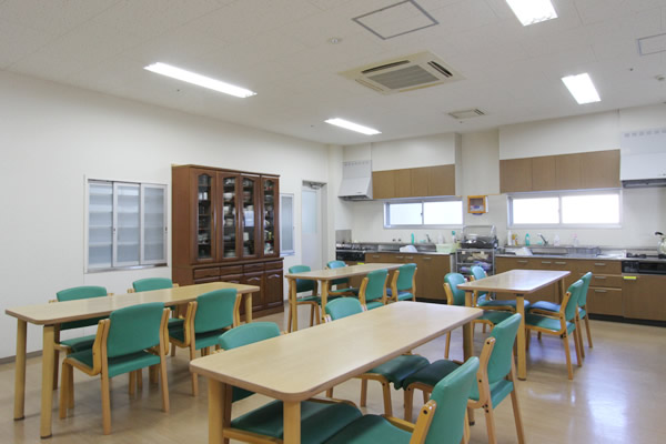 調理設備のある無人のデイケア食堂