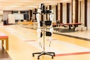 歩行訓練機器を備えたリハビリテーション室
