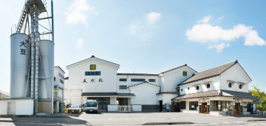 公式企業情報に掲載された伊賀越本社工場の外観