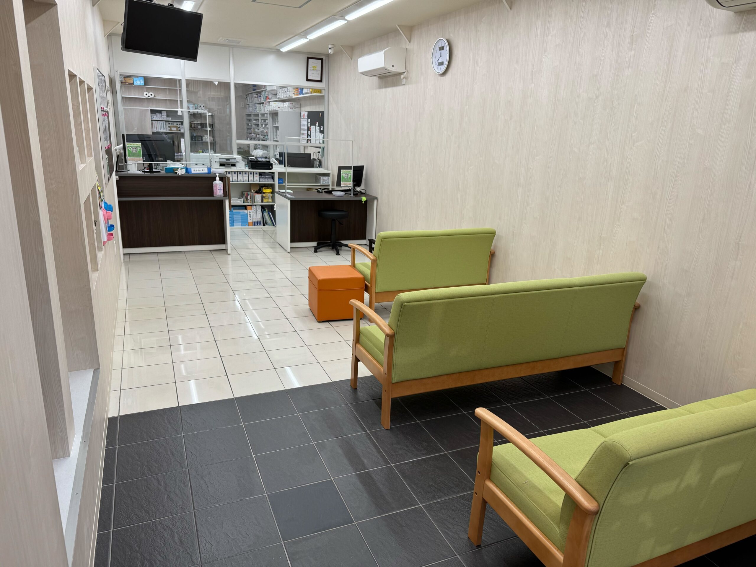 イオックス薬局　三河島店 の写真