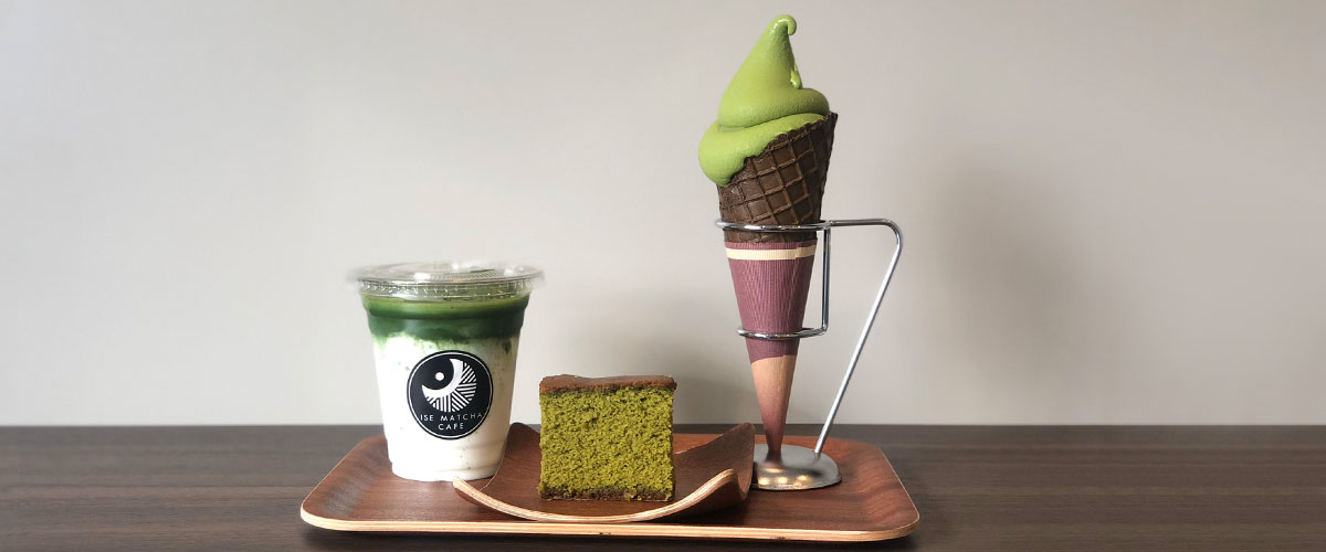 工場併設のカフェスタンドでは、石臼挽きの抹茶を使ったドリンクやスイーツを提供しています。
