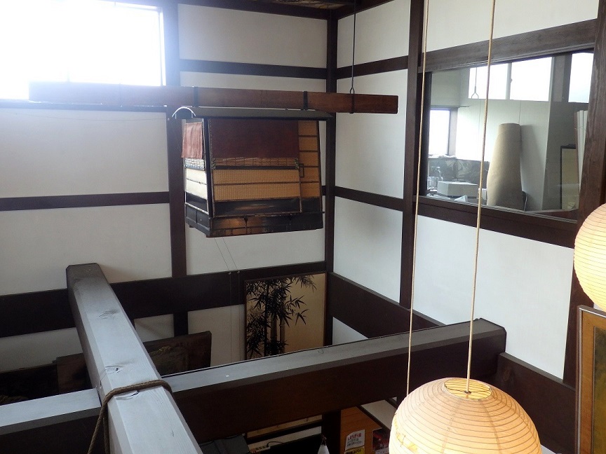 公式資料館ページに掲載された資料館内部の吹き抜け