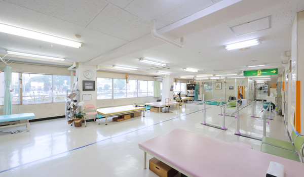 公式リハビリテーション科ページに掲載された訓練室