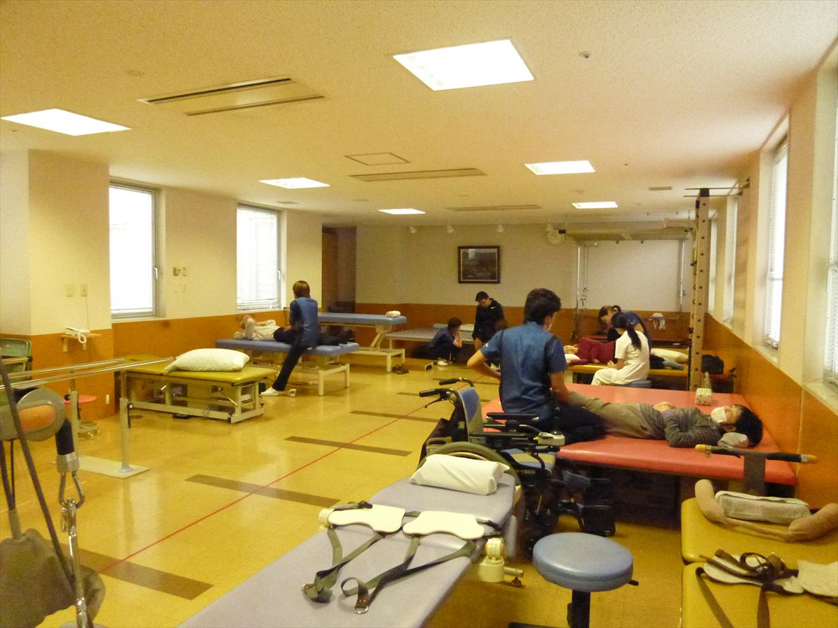 宮地病院 理学療法室 写真