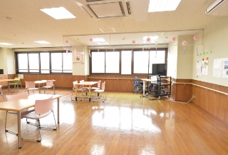 公式入院案内に掲載された第2病棟のホール