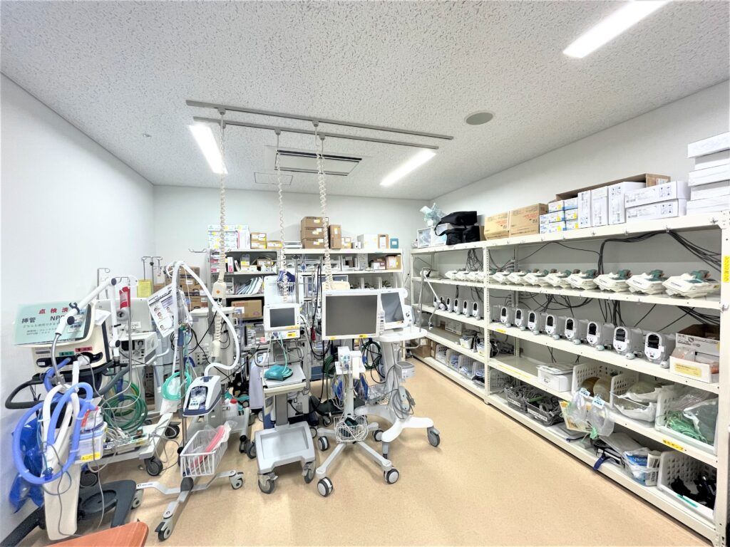 人工呼吸器などの医療機器を管理する室内