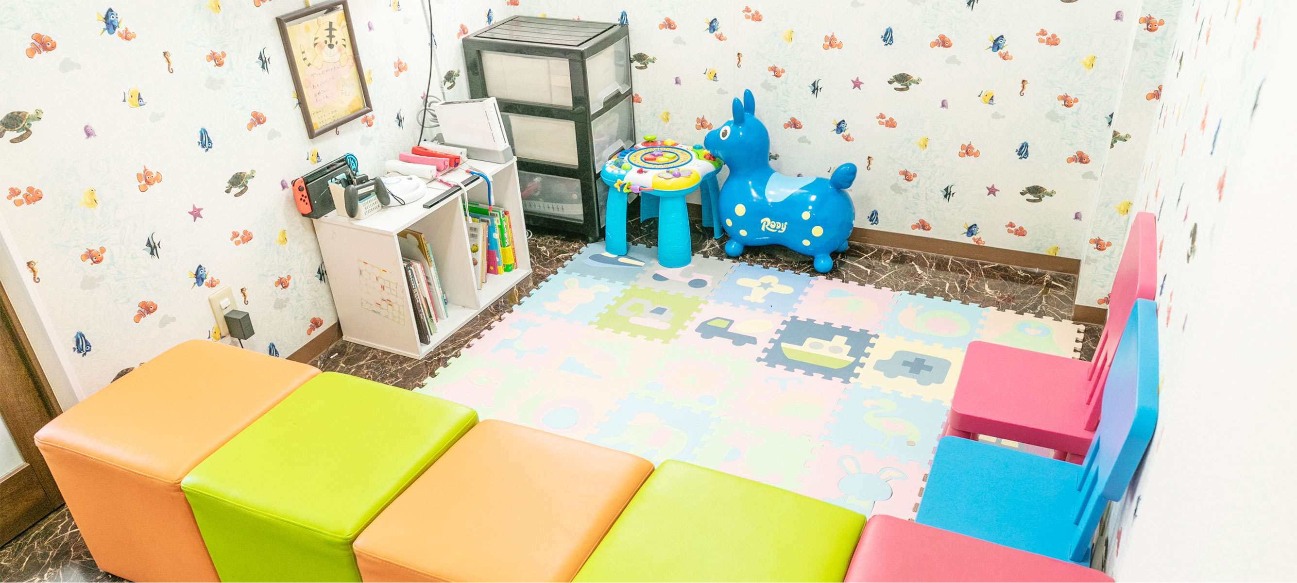 お子さま連れでも安心 キッズルームをご用意