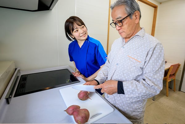 公式回復期リハビリテーション案内に掲載された台所での日常生活動作訓練
