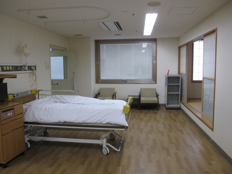 在宅生活を想定したケアの練習に使う病室