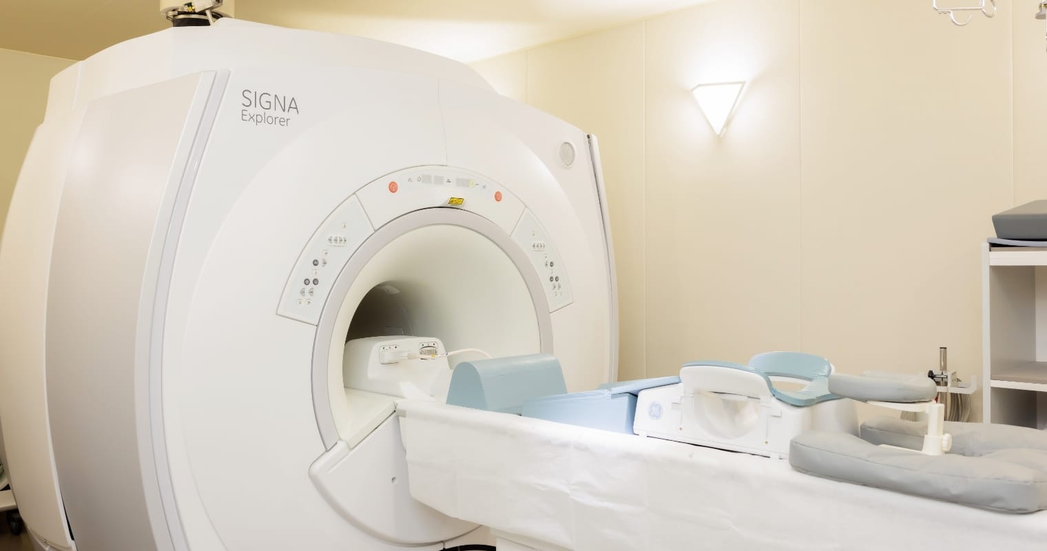 公式設備紹介に掲載されたMRI1.5テスラ検査装置