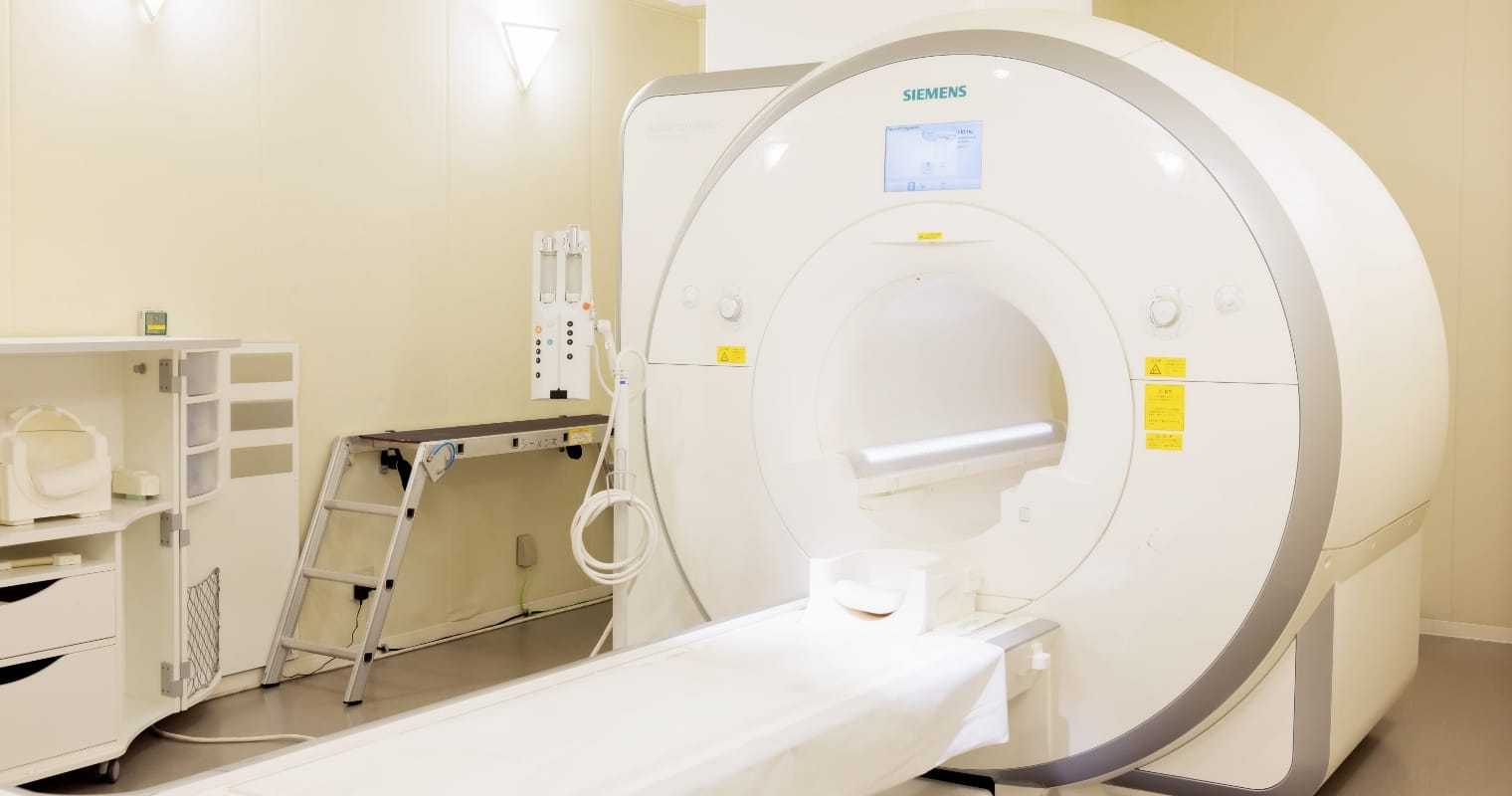 公式設備紹介に掲載されたMRI3テスラ検査装置