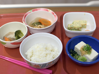 栄養管理された朝食の一例