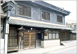 会社概要に掲載された宇陀の酒蔵外観