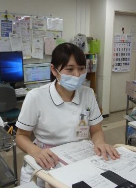 採用情報ページに掲載された職員紹介写真。