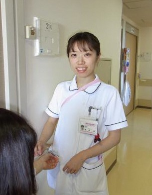 採用情報ページに掲載された職員紹介写真。