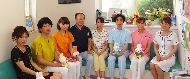 公式スタッフページに掲載されたチーム写真