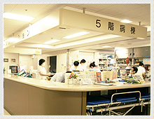 公式施設案内に掲載されるオープンタイプのスタッフステーション
