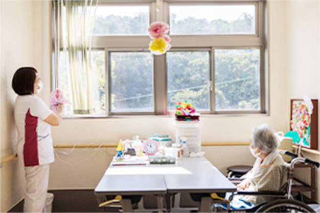介護医療院のスタッフと利用者
