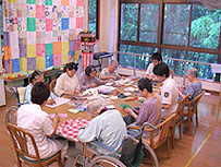公式リハビリテーション科ページに掲載された手工芸の作業活動