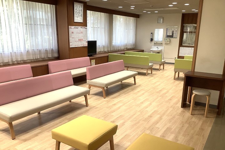 公式フロアガイドに掲載された本館の玄関・待合室