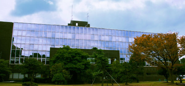 医科部門の建物外観