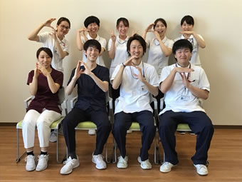 公式リハビリテーション科ページに掲載された職員チーム