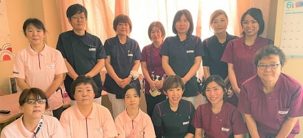 公式サイトに掲載された看護部スタッフ集合写真