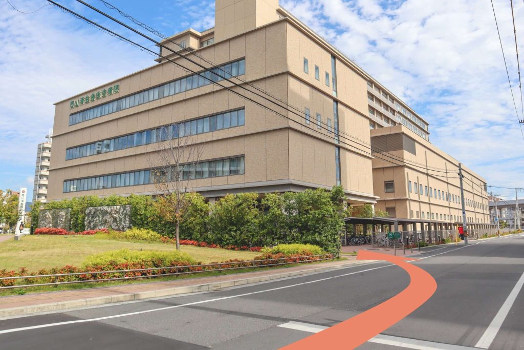 国体町にある岡山済生会総合病院の道路側外観