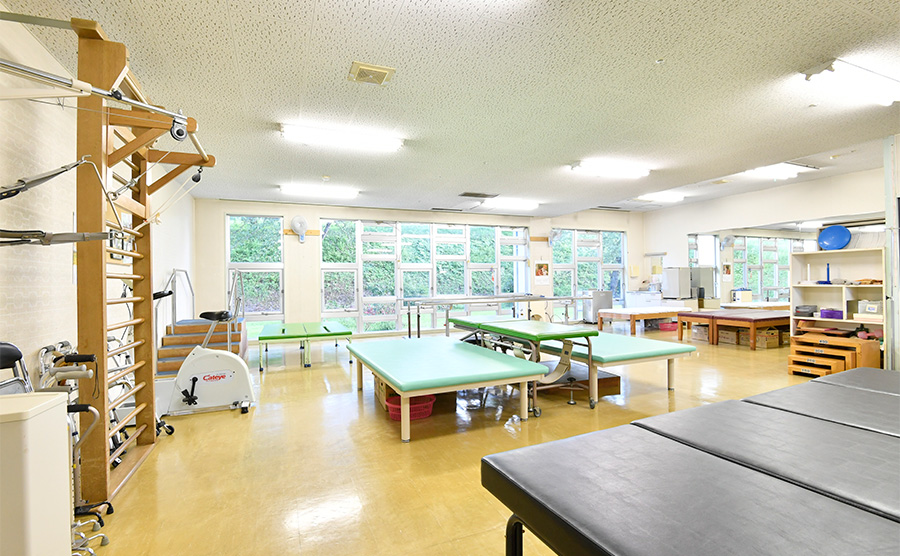 公式施設紹介ページに掲載された患者を含まないリハビリテーション室