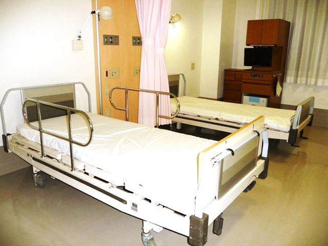 公式の病室案内に掲載された二人部屋の室内