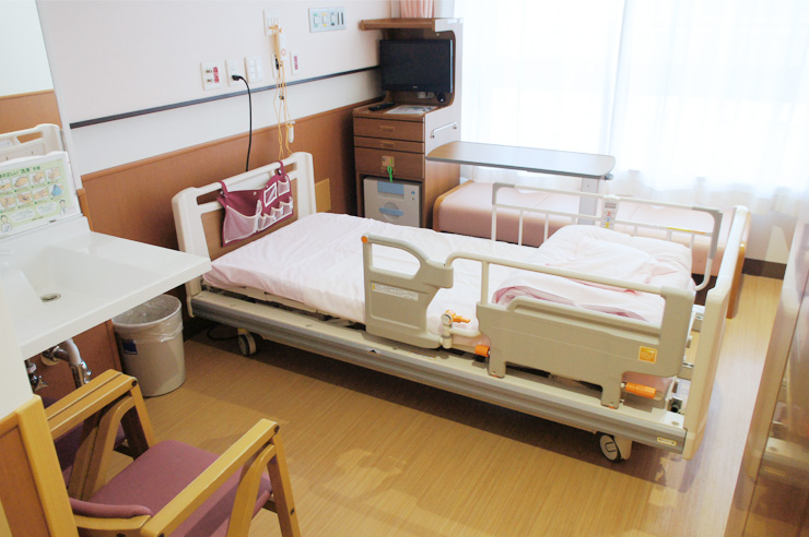 静岡赤十字病院産科病棟の個室