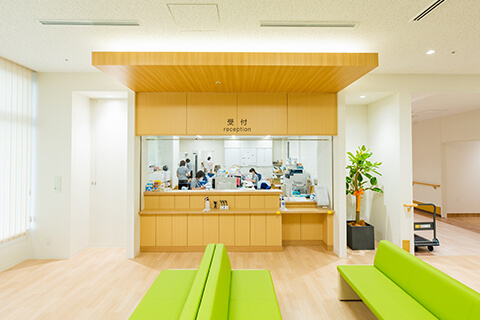 公式施設案内掲載の受付と待合