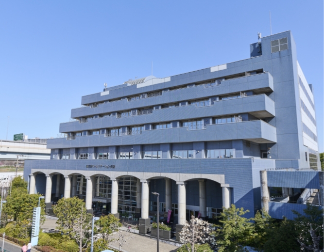 東京都リハビリテーション病院の建物外観
