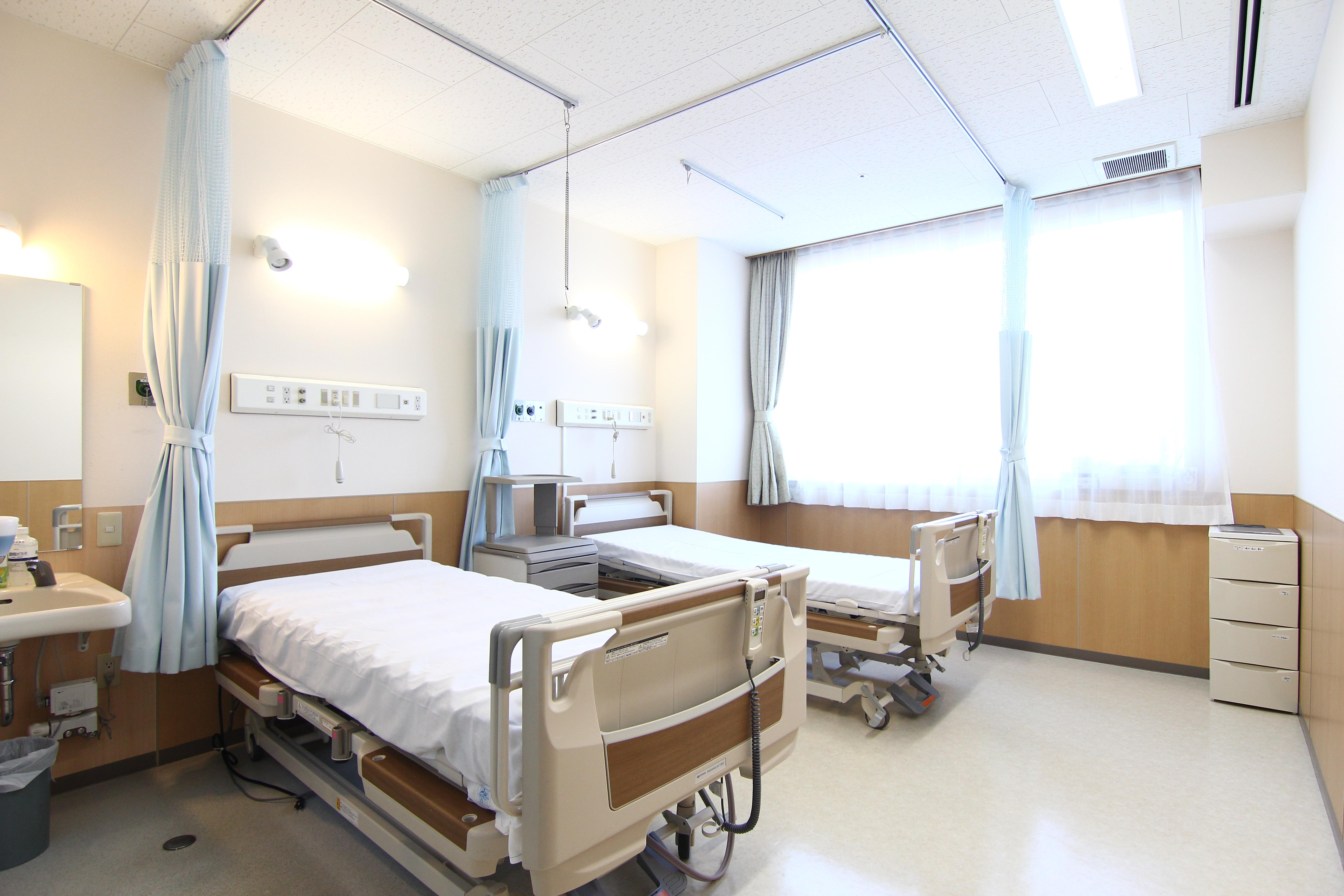 公式の院内紹介に掲載された無人の2人部屋