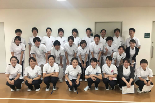 八尾徳洲会総合病院リハビリテーション科のスタッフ集合写真